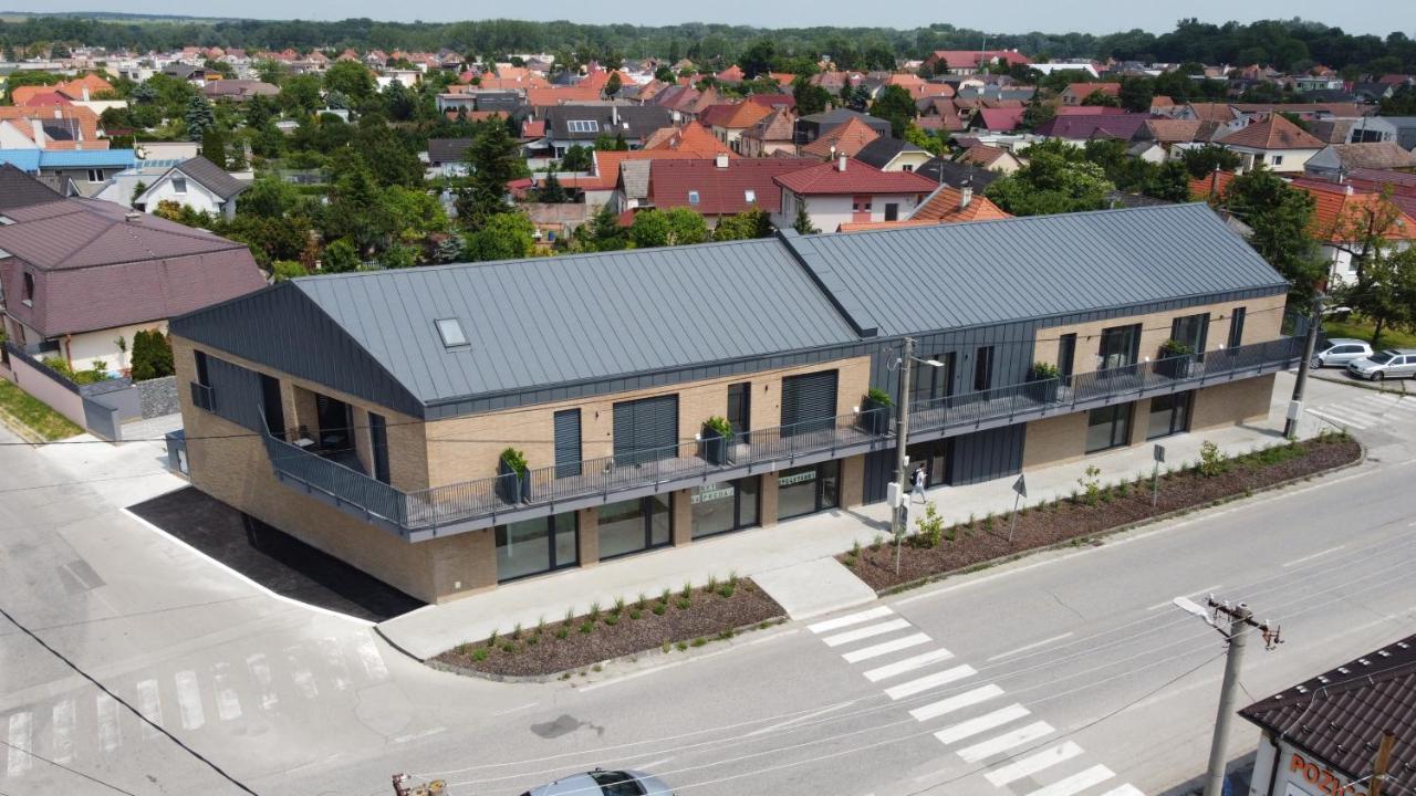 Project Ik Luxury Apartments Sered' エクステリア 写真